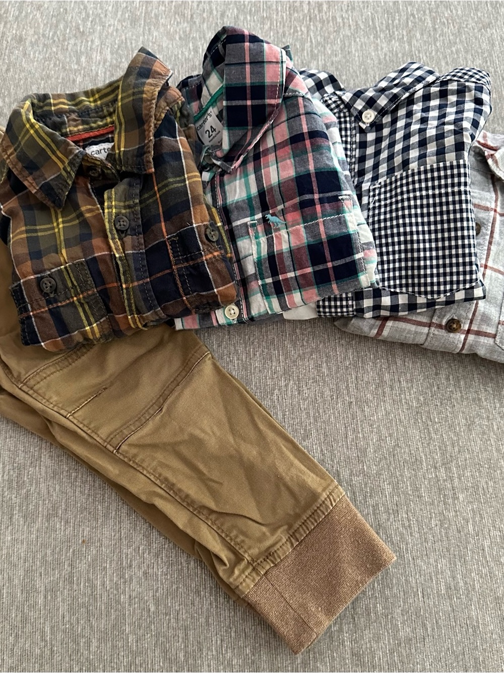 Kids Clothes Bundle (Carter’s Tops and Cat&Jack pants) - 5 pieces - Picture 2 of 16